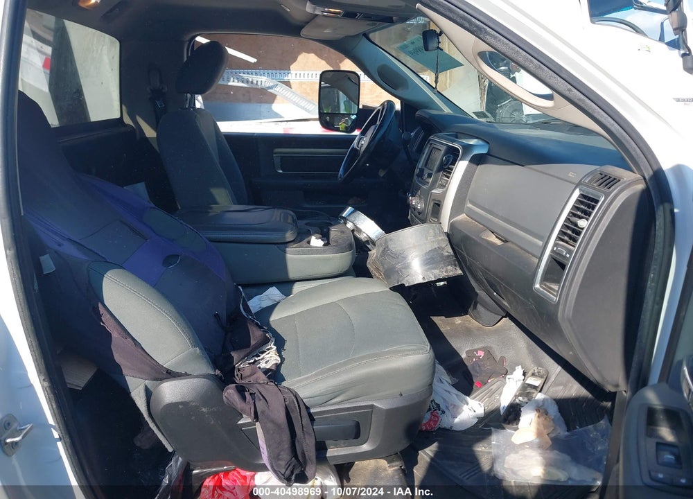 2018 RAM 5500 CHASSIS TRADESMAN/SLT VIN: 3C7WRNDL9JG233683
