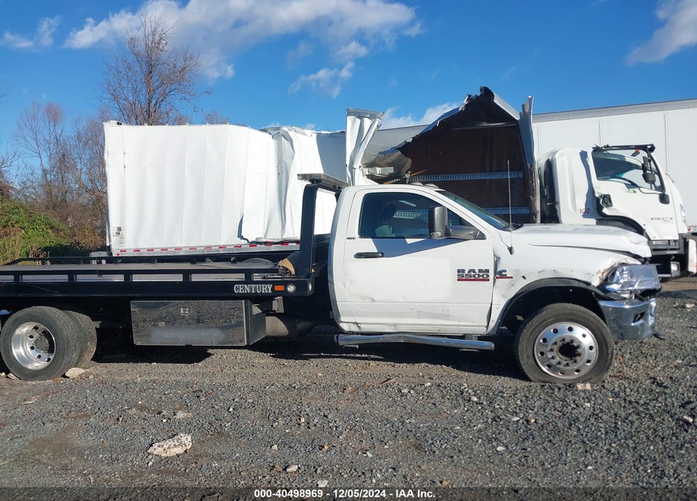 2018 RAM 5500 CHASSIS TRADESMAN/SLT VIN: 3C7WRNDL9JG233683