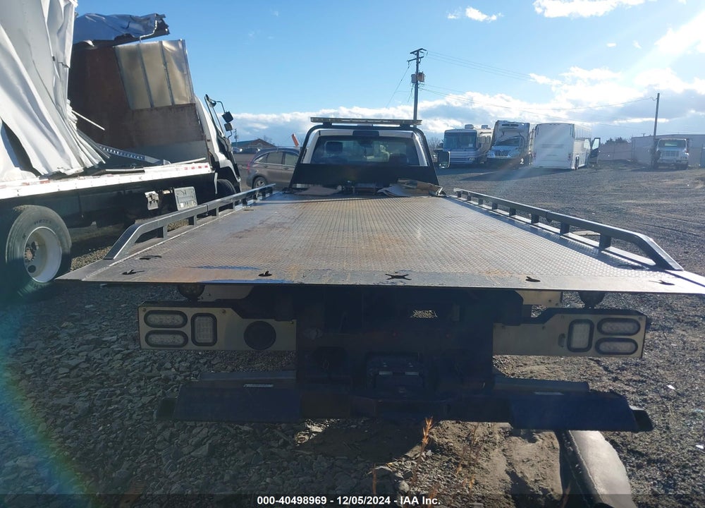 2018 RAM 5500 CHASSIS TRADESMAN/SLT VIN: 3C7WRNDL9JG233683