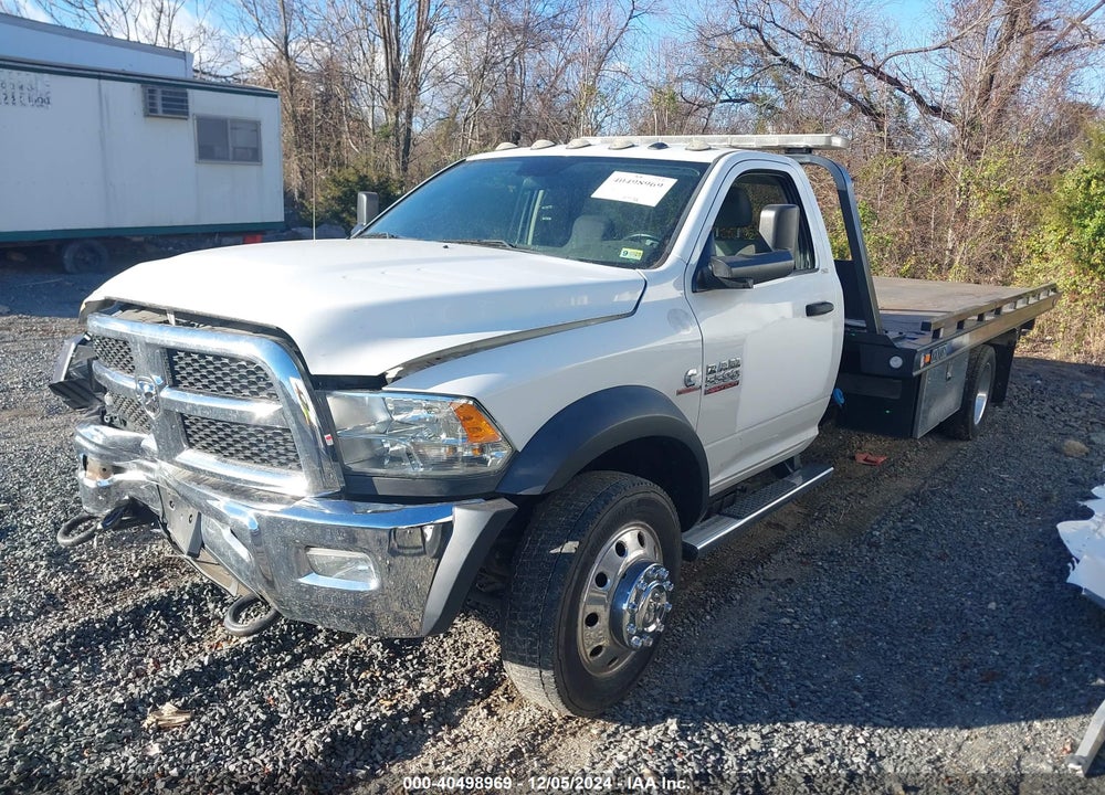 2018 RAM 5500 CHASSIS TRADESMAN/SLT VIN: 3C7WRNDL9JG233683