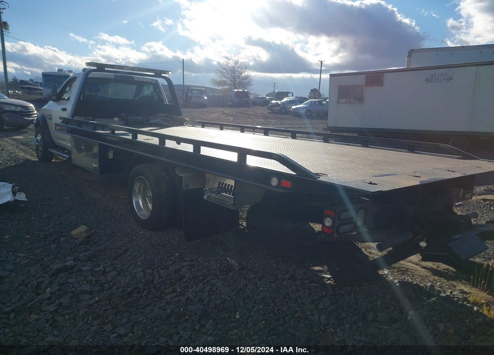 2018 RAM 5500 CHASSIS TRADESMAN/SLT VIN: 3C7WRNDL9JG233683
