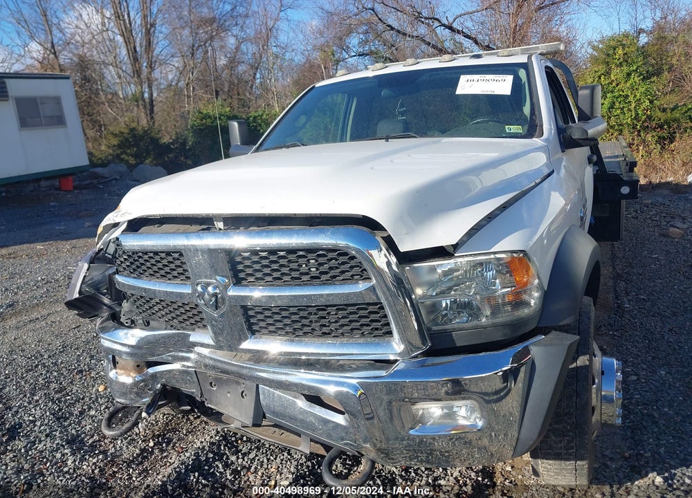 2018 RAM 5500 CHASSIS TRADESMAN/SLT VIN: 3C7WRNDL9JG233683
