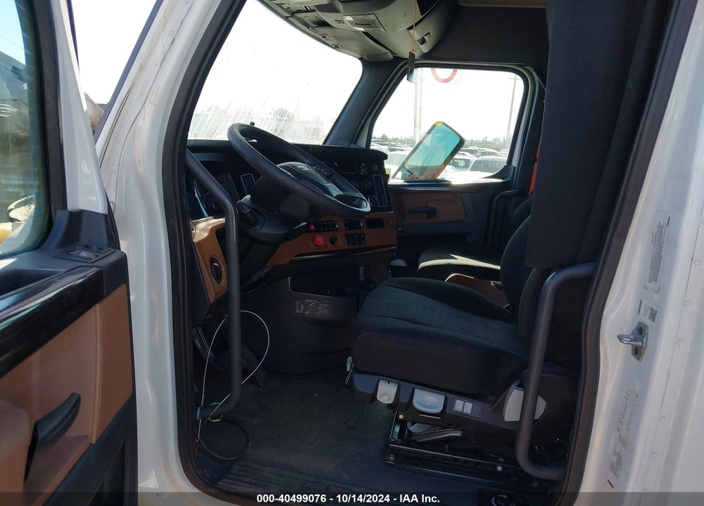 2019 FREIGHTLINER NEW CASCADIA 126 VIN: 1FUJHHDR0KLJL1329