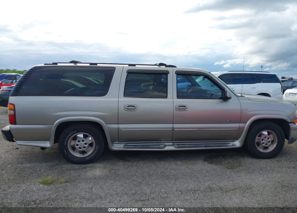 2000 CHEVROLET SUBURBAN 1500 LT VIN: 3GNEC16T6YG109596