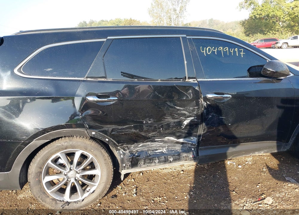 2017 HYUNDAI SANTA FE SE VIN: KM8SMDHF3HU212470