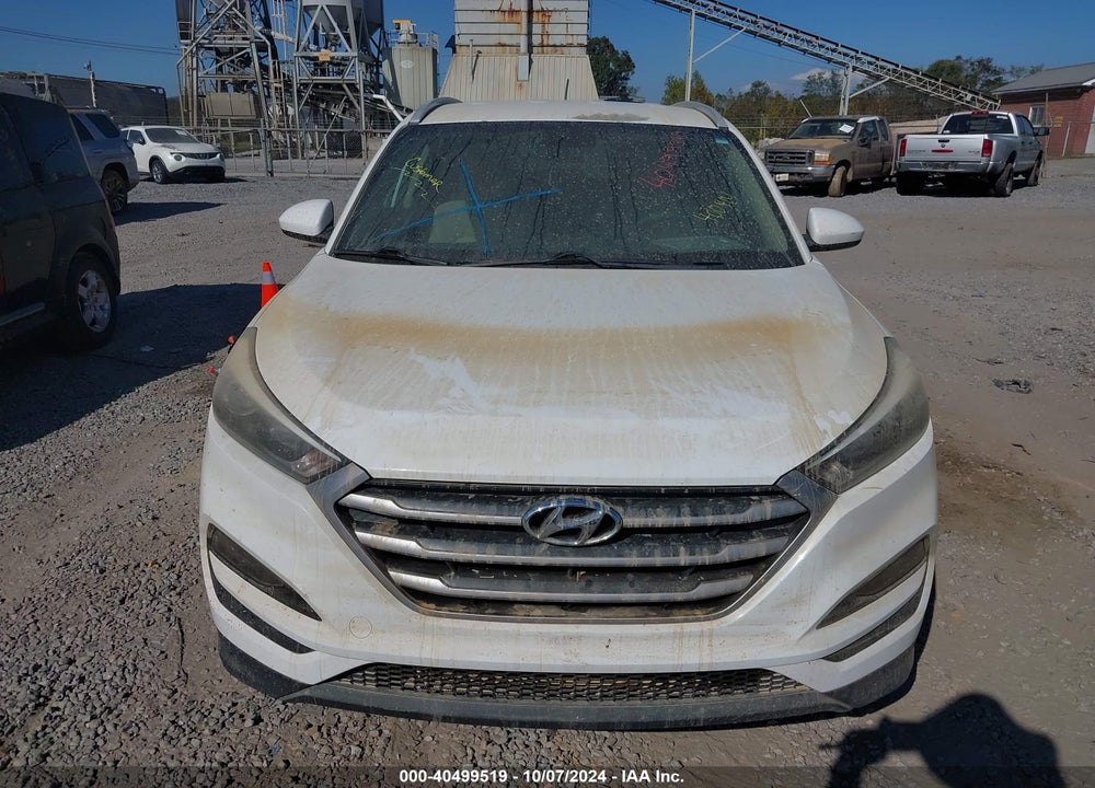 2017 HYUNDAI TUCSON SE VIN: KM8J33A40HU400414