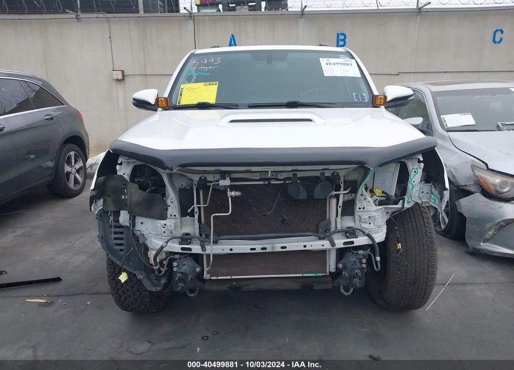 2018 TOYOTA 4RUNNER TRD OFF ROAD PREMIUM VIN: JTEBU5JR1J5591737