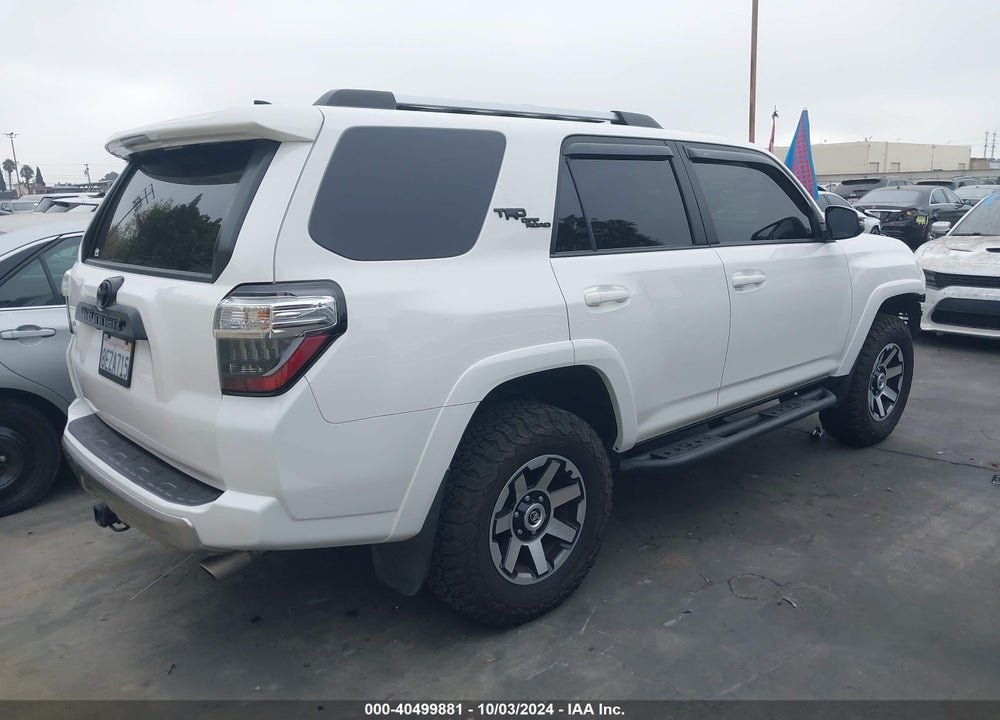 2018 TOYOTA 4RUNNER TRD OFF ROAD PREMIUM VIN: JTEBU5JR1J5591737