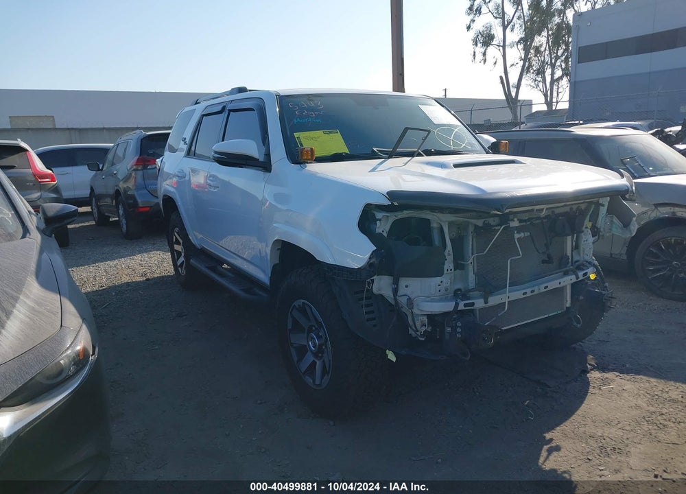 2018 TOYOTA 4RUNNER TRD OFF ROAD PREMIUM VIN: JTEBU5JR1J5591737