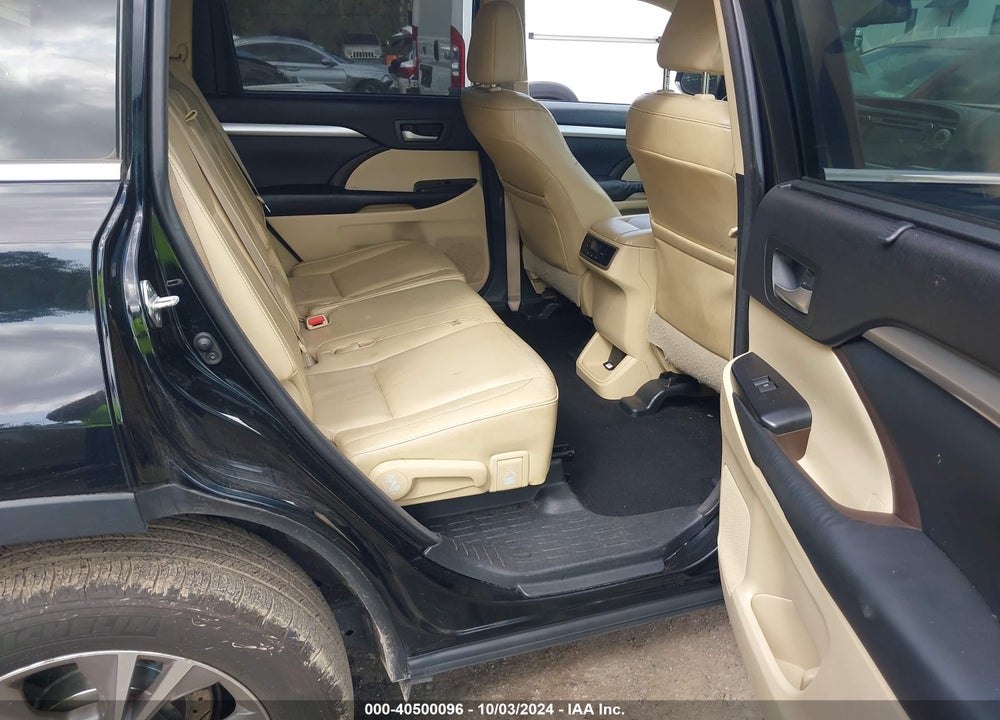 2015 TOYOTA HIGHLANDER XLE V6 VIN: 5TDJKRFH8FS116424