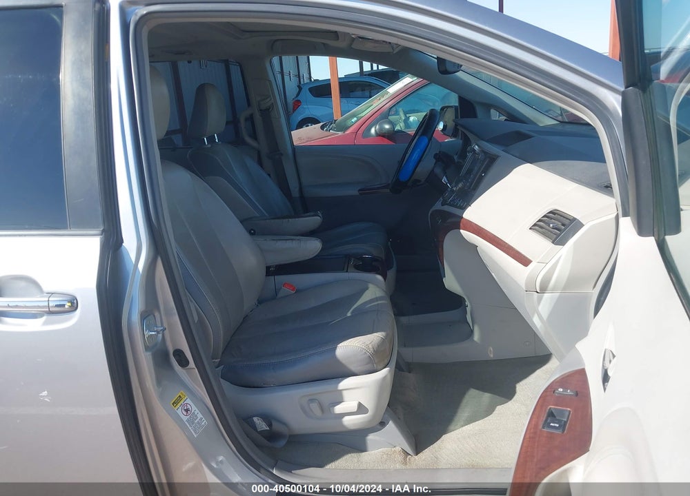 2011 TOYOTA SIENNA LTD VIN: 5TDYK3DCXBS157201