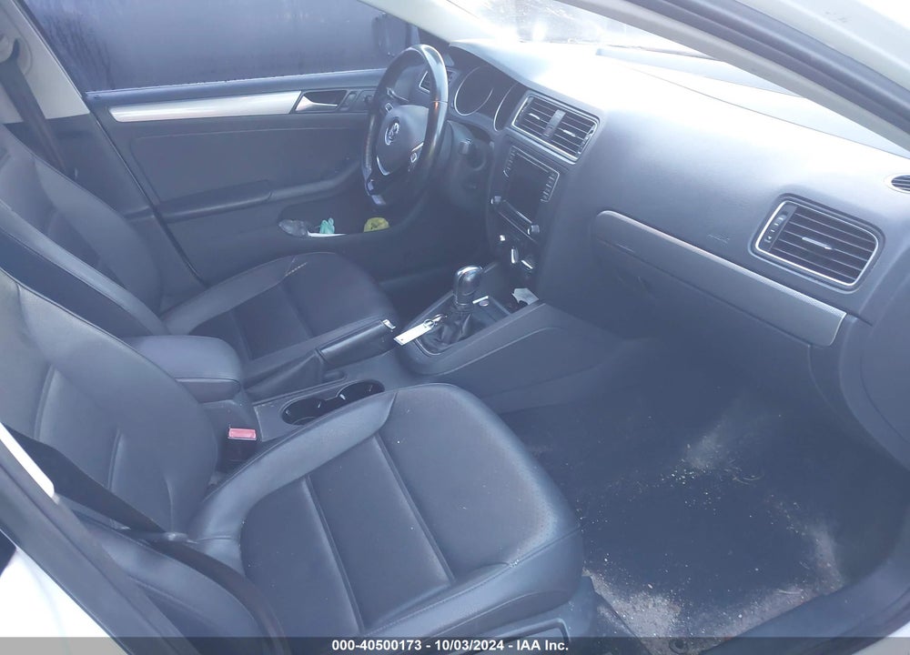 2017 VOLKSWAGEN JETTA 1.4T SE VIN: 3VWDB7AJ0HM250369