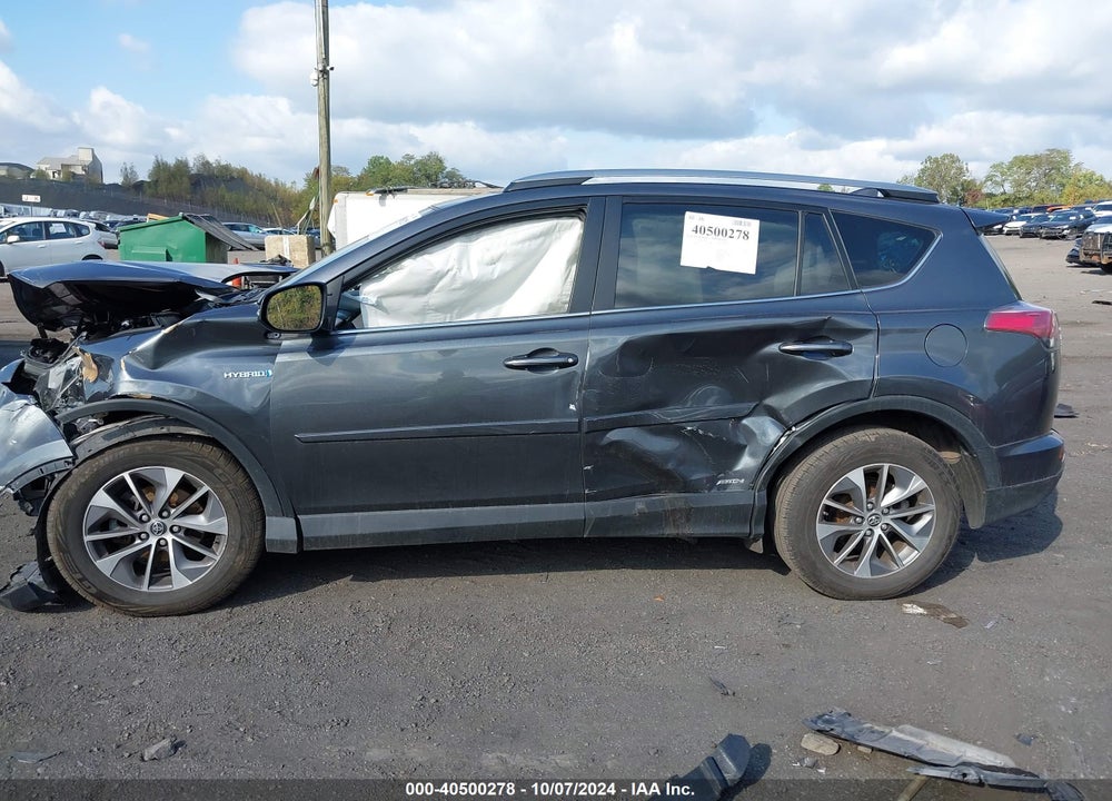 2017 TOYOTA RAV4 HYBRID XLE VIN: JTMRJREV6HD116269