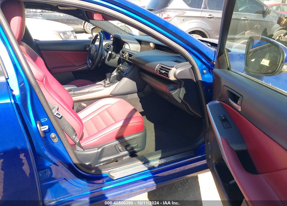 2019 LEXUS IS 300 VIN: JTHC81D21K5035982