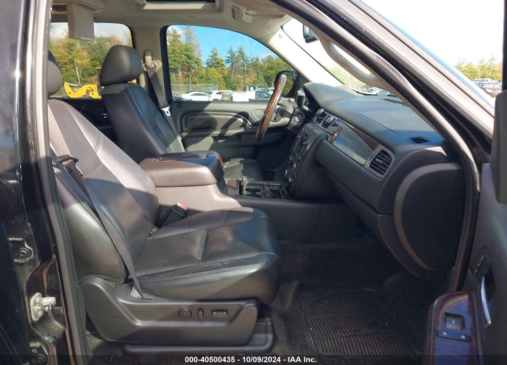 2011 GMC YUKON DENALI VIN: 1GKS2EEF0BR356142