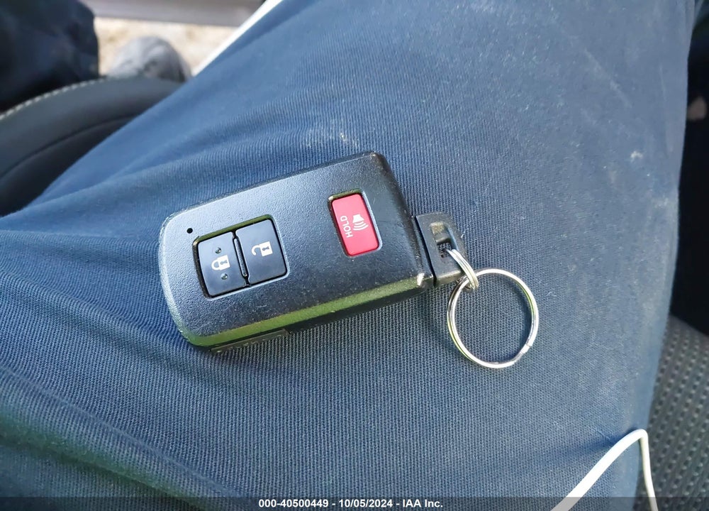 2017 TOYOTA RAV4 XLE VIN: JTMRFREV0HJ710133