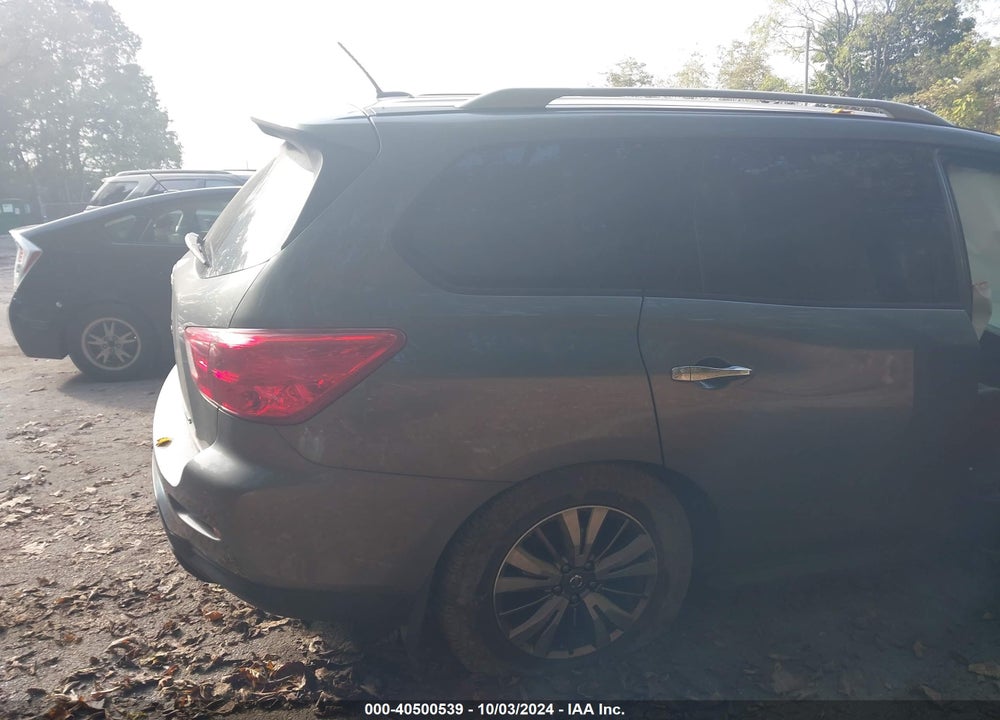 2018 NISSAN PATHFINDER S VIN: 5N1DR2MM1JC615569