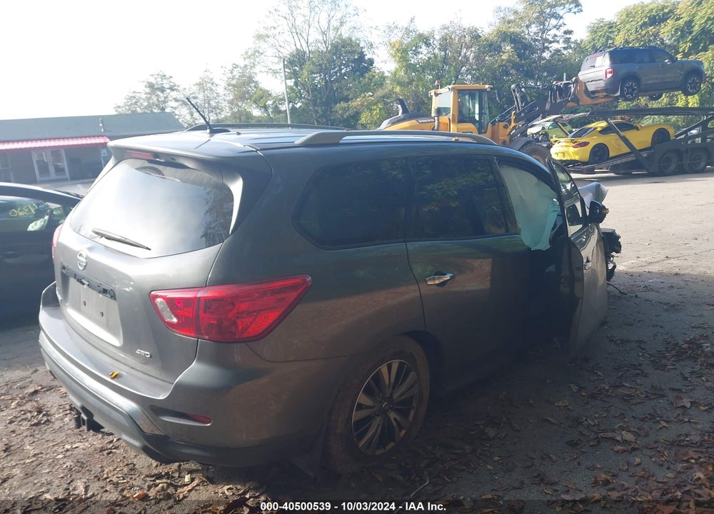 2018 NISSAN PATHFINDER S VIN: 5N1DR2MM1JC615569