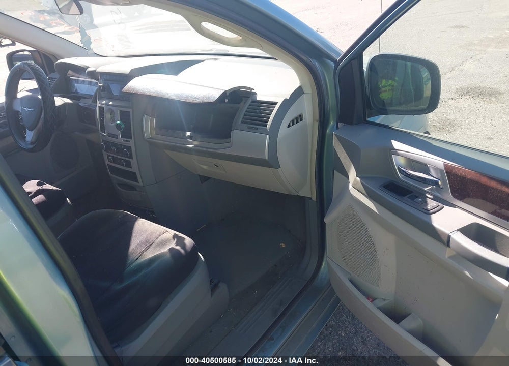 2010 CHRYSLER TOWN & COUNTRY TOURING VIN: 2A4RR5D11AR359551