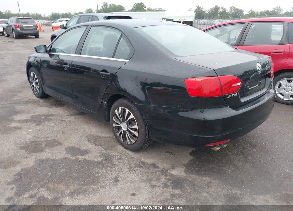 2013 VOLKSWAGEN JETTA 2.5L SE VIN: 3VWDP7AJ5DM393989