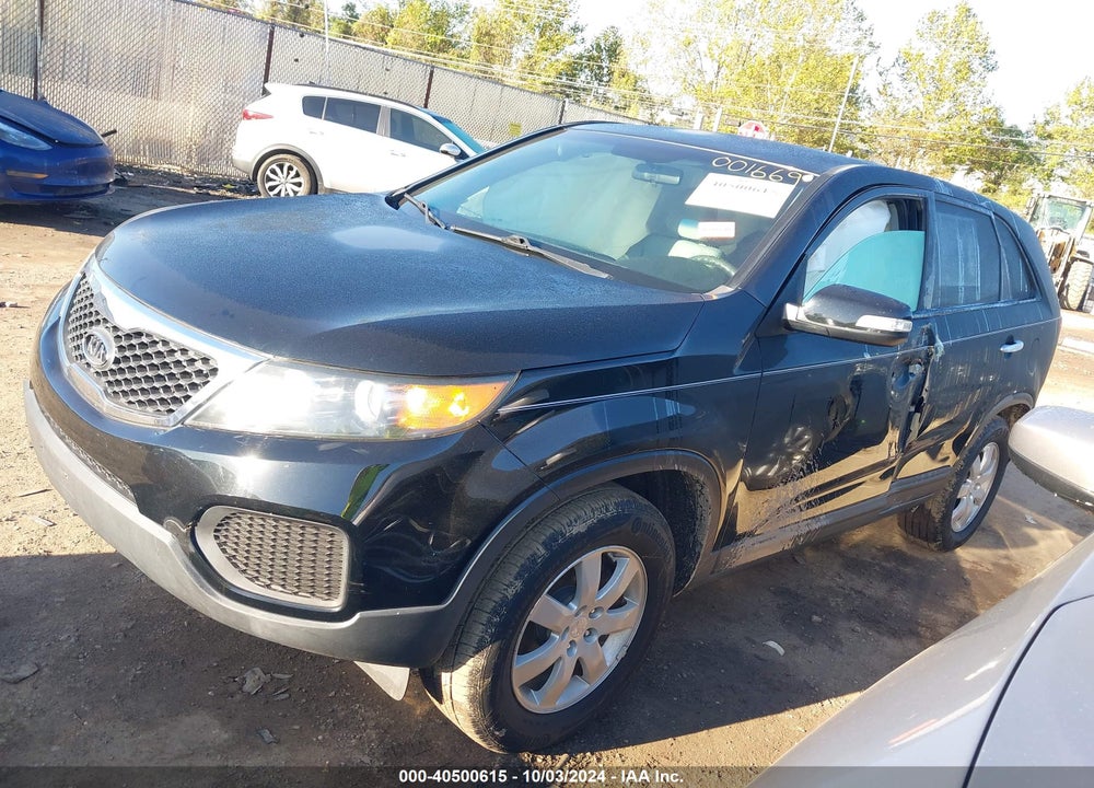 2011 KIA SORENTO LX VIN: 5XYKT3A10BG001669
