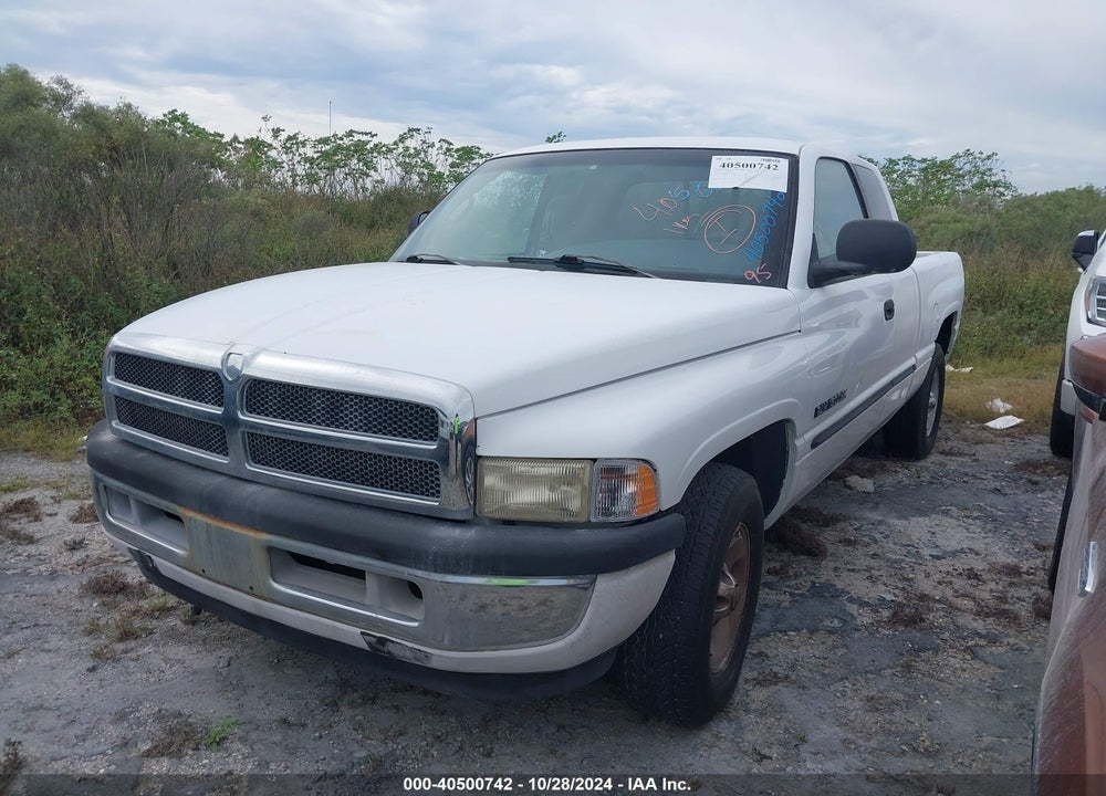 2000 DODGE RAM 1500 ST VIN: 3B7HC13Z0YM207281