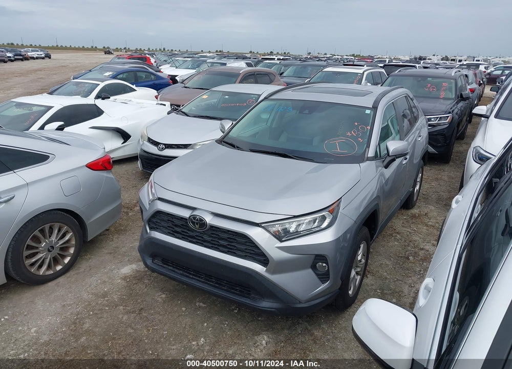2021 TOYOTA RAV4 XLE VIN: 2T3W1RFVXMC106568