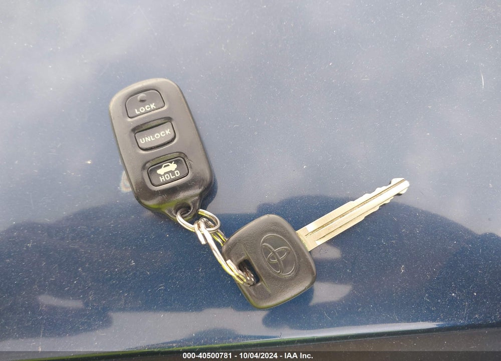 2004 TOYOTA CAMRY LE VIN: 4T1BE32K04U293211