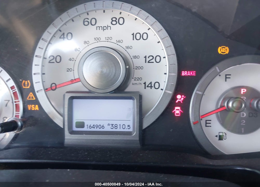2011 HONDA PILOT TOURING VIN: 5FNYF3H98BB037713