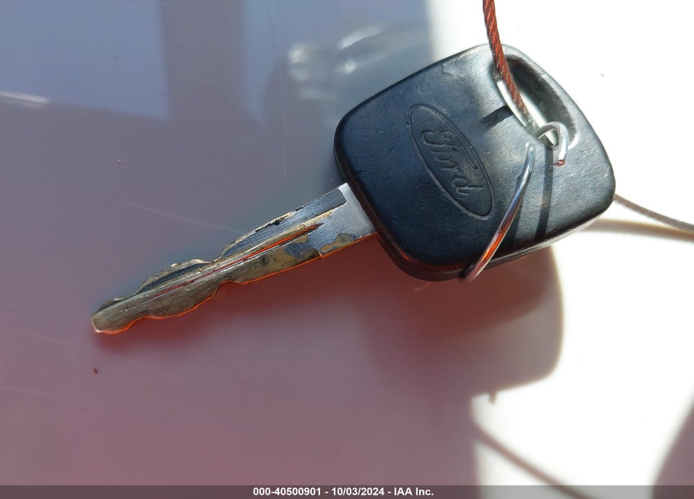 2005 FORD FOCUS ZX4 VIN: 1FAFP34N75W293399