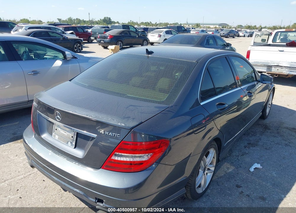 2013 MERCEDES-BENZ C 300 LUXURY 4MATIC/SPORT 4MATIC VIN: WDDGF8AB2DR293788
