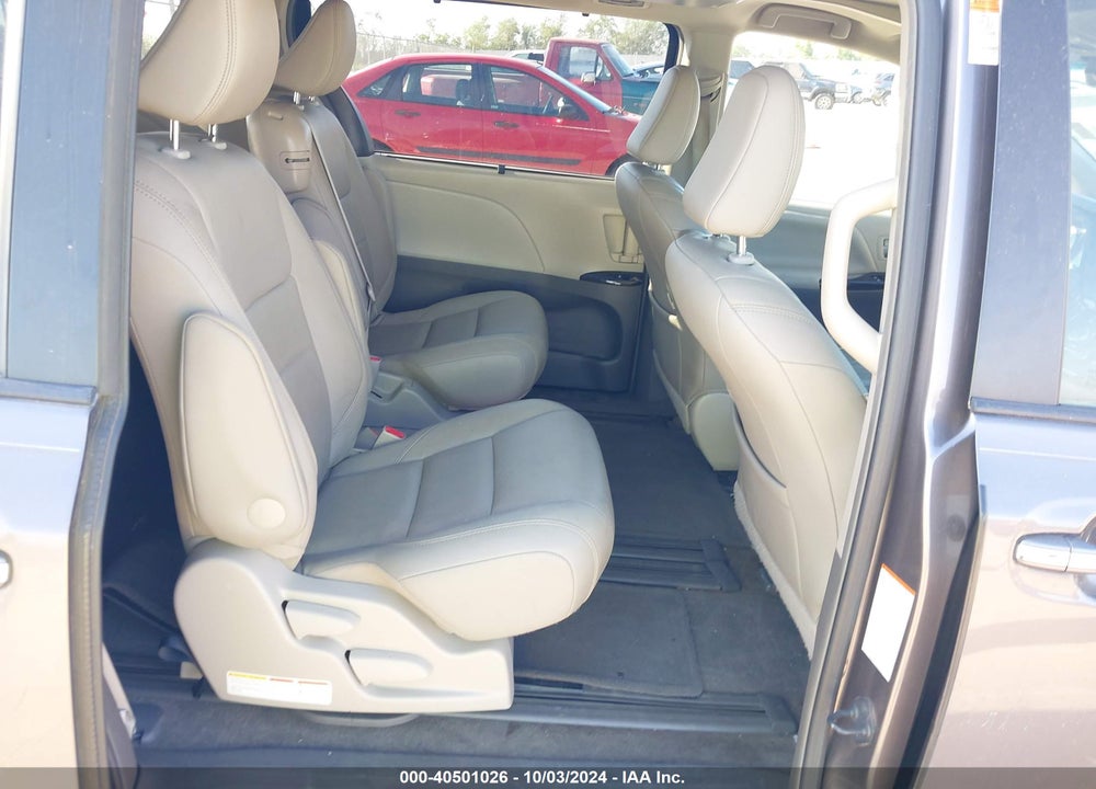 2015 TOYOTA SIENNA XLE 8 PASSENGER VIN: 5TDYK3DC4FS592947