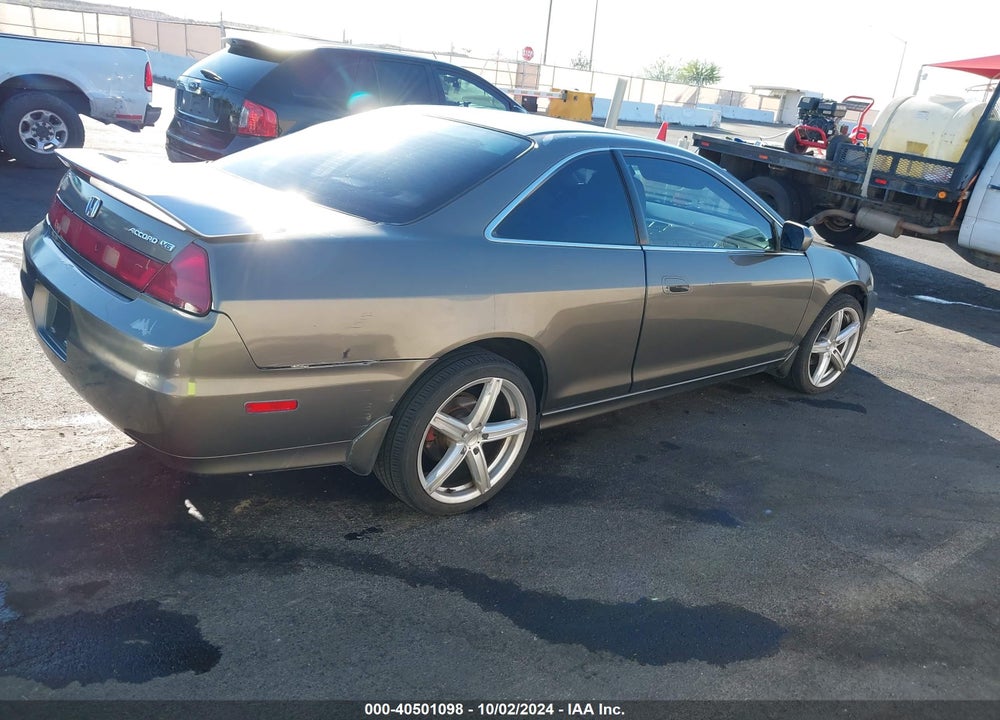 2001 HONDA ACCORD 3.0 EX VIN: 1HGCG22521A027890