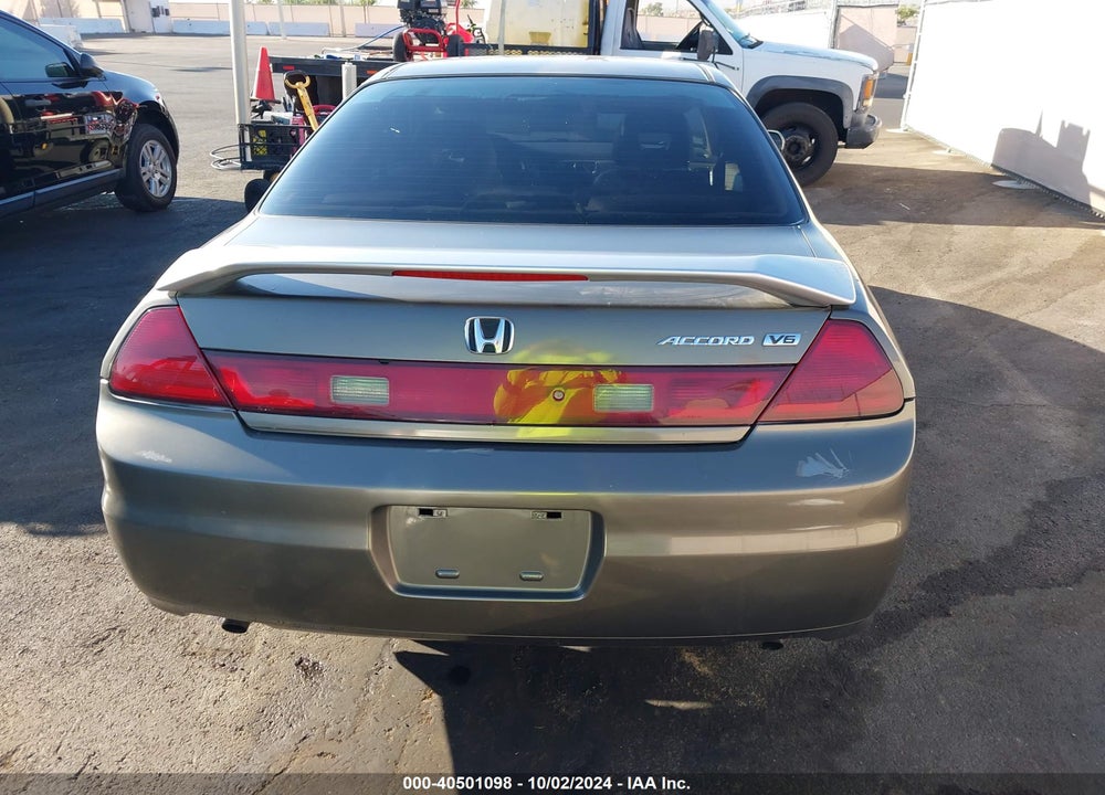 2001 HONDA ACCORD 3.0 EX VIN: 1HGCG22521A027890