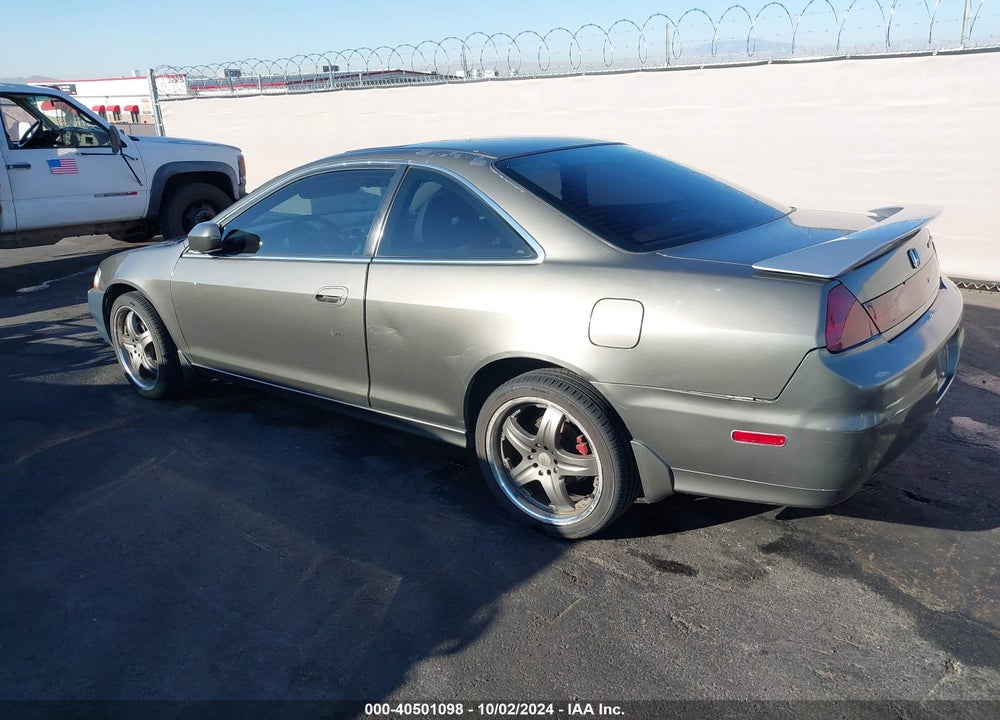 2001 HONDA ACCORD 3.0 EX VIN: 1HGCG22521A027890