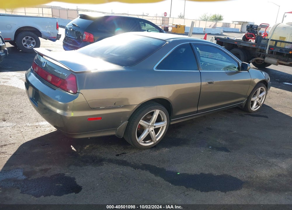 2001 HONDA ACCORD 3.0 EX VIN: 1HGCG22521A027890