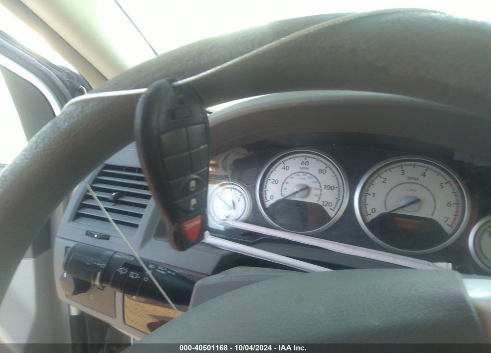 2009 CHRYSLER TOWN & COUNTRY LX VIN: 2A8HR44E29R652619