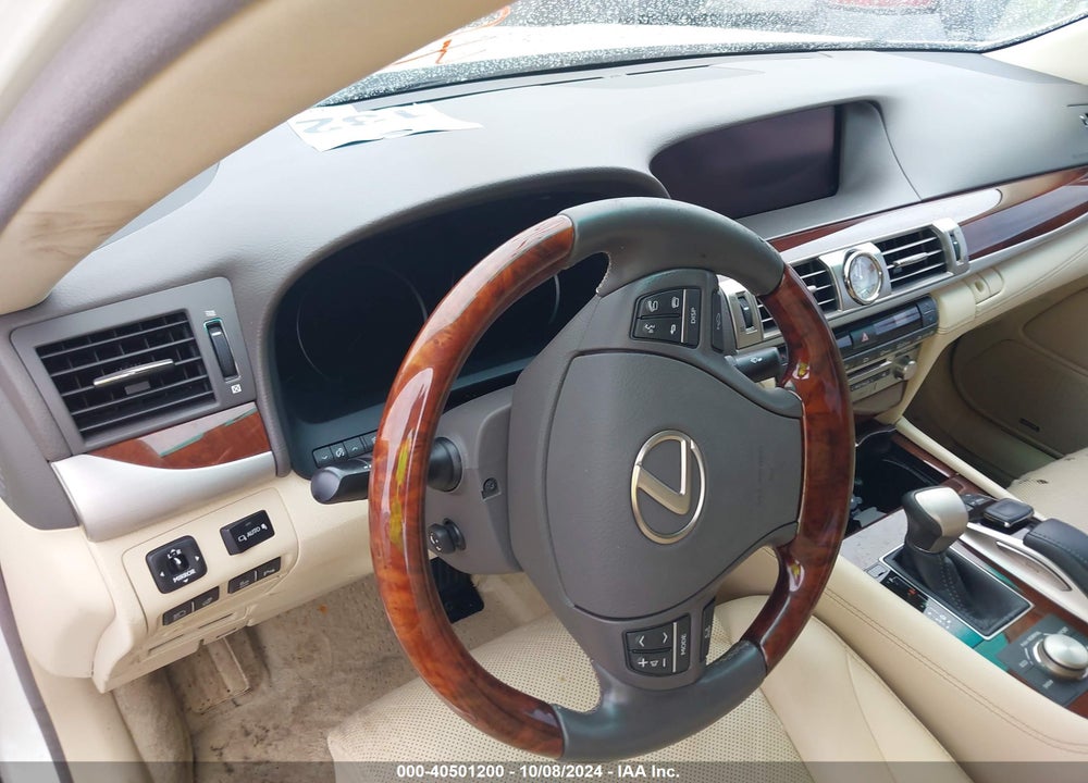 2017 LEXUS LS 460 VIN: JTHBL5EFXH5145182