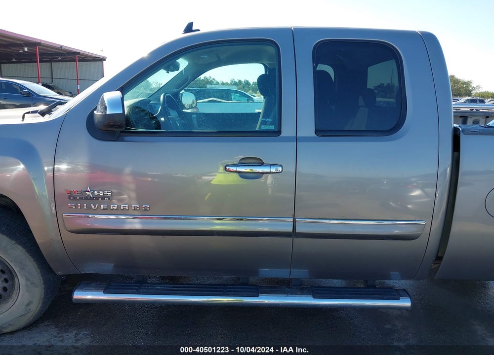 2013 CHEVROLET SILVERADO 1500 LT VIN: 1GCRCSE04DZ157115