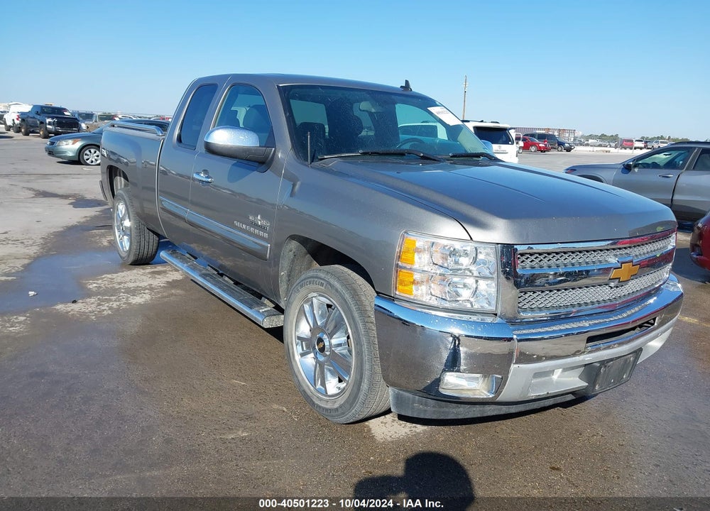2013 CHEVROLET SILVERADO 1500 LT VIN: 1GCRCSE04DZ157115