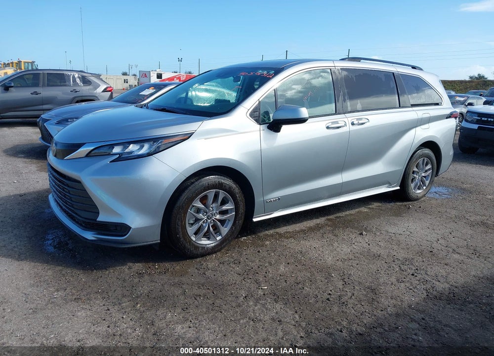 2021 TOYOTA SIENNA LE VIN: 5TDKRKEC6MS035027