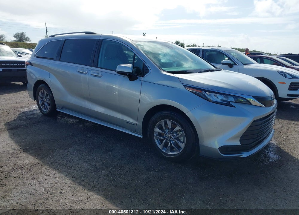 2021 TOYOTA SIENNA LE VIN: 5TDKRKEC6MS035027