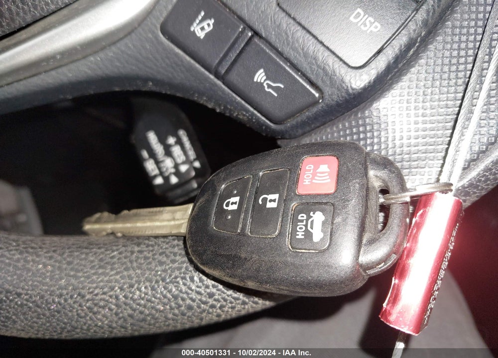 2018 TOYOTA COROLLA LE VIN: 2T1BURHE6JC082860