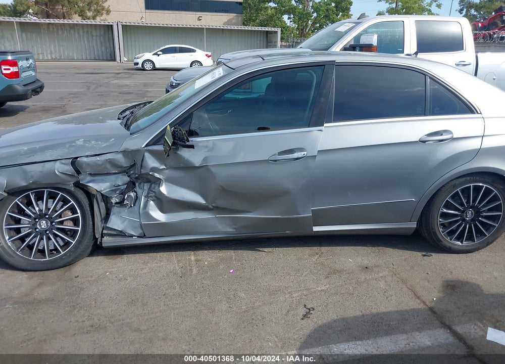 2010 MERCEDES-BENZ E 550 VIN: WDDHF7CB9AA015492