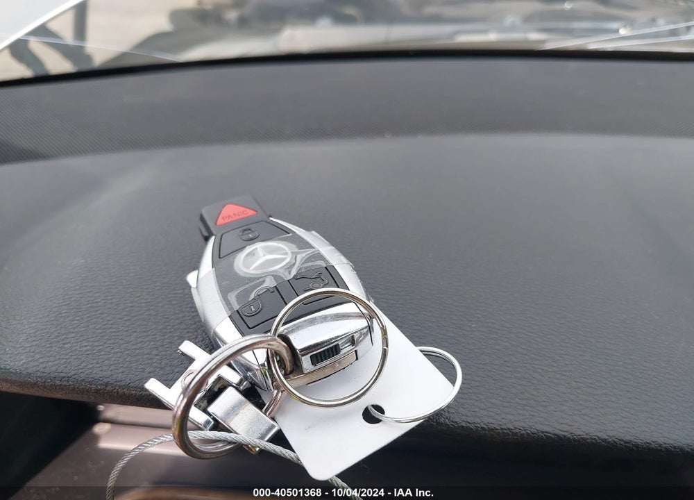 2010 MERCEDES-BENZ E 550 VIN: WDDHF7CB9AA015492