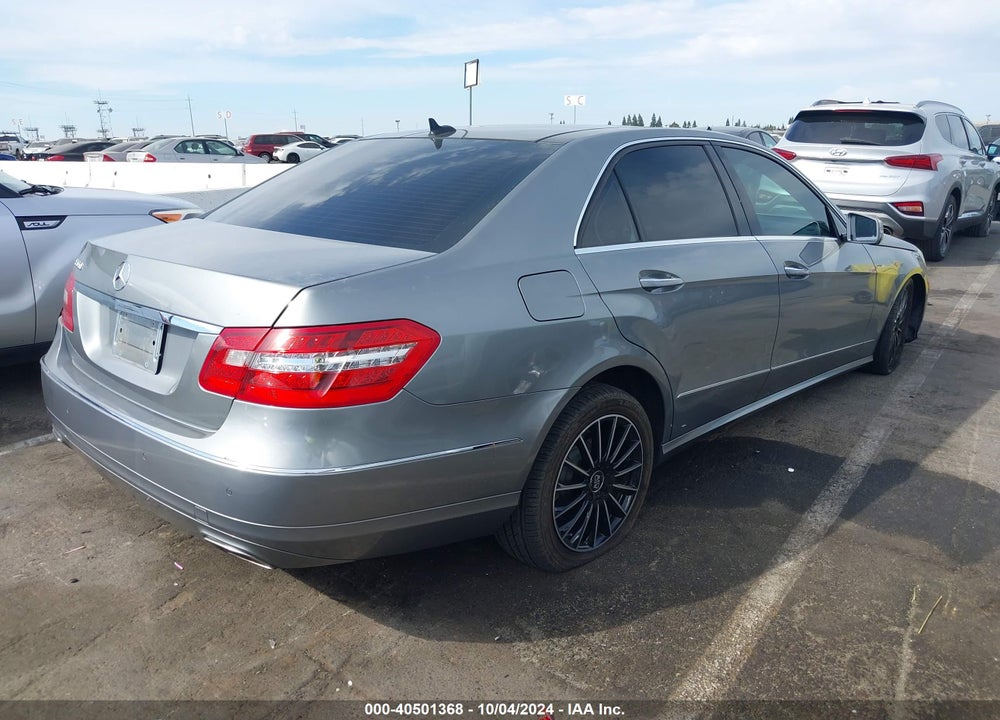 2010 MERCEDES-BENZ E 550 VIN: WDDHF7CB9AA015492