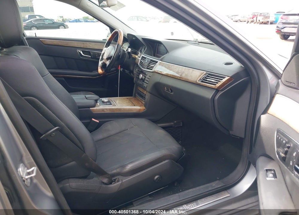 2010 MERCEDES-BENZ E 550 VIN: WDDHF7CB9AA015492