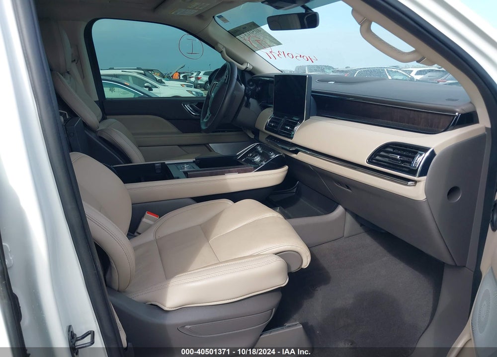 2024 LINCOLN NAVIGATOR RESERVE L VIN: 5LMJJ3LG8REL03712