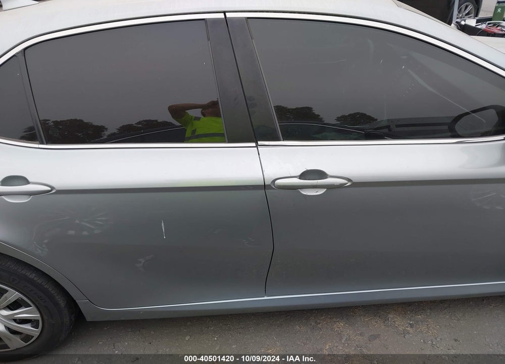 2020 TOYOTA CAMRY LE HYBRID VIN: 4T1C31AK1LU518427