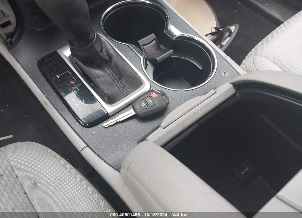 2019 TOYOTA HIGHLANDER LE VIN: 5TDZARFH7KS049041